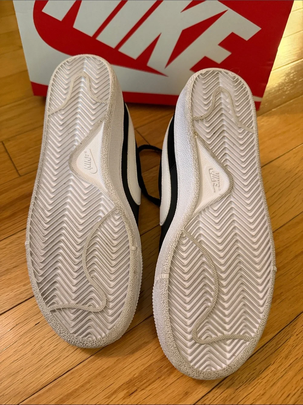 Nike Women’s Nike Court Royale in Black and white size 8.5